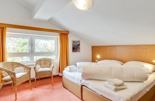 Sankt Anton am Arlberg Cottage | Chalet Martin Room 5 - Chalet Martin