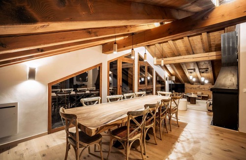 Les Eucherts Ski Chalet | Chalet Poudreuse, ski in, 10 people, Les Chalets de Marie