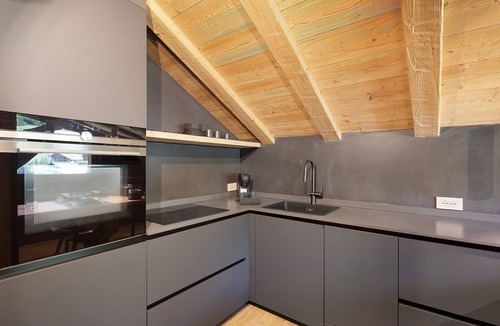 Valtellina Ski Chalet | Chalet 'Rain Villa Genf' with Mountain View, Shared Garden and Wi-Fi