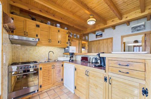 La Rosiere Ski Chalet | Chalet Savoyard pour 18 pers, proche pistes et commerces, cheminée, balcon, navette gratuite - FR-1-398-582