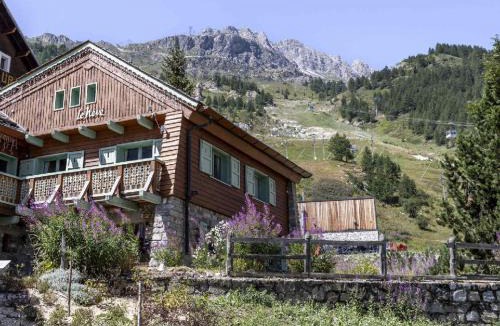 Val-d'Isere Ski Chalet | Chalet skis aux pieds avec piscine et sauna à Val-d'Isère - FR-1-567-126
