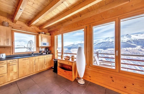 Heremence Ski Chalet | Chalet, wifi, sauna, terrace, balcony, fireplace or stove, parking, tv, ski locker, 200m², Thyon
