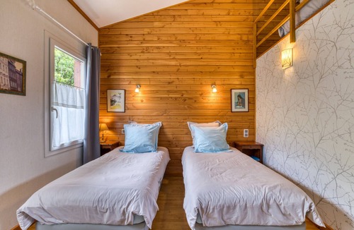 Soubes Bed & Breakfast | "Chambre Paul" Guest Room with Shared Pool, Terrace, and Wi-Fi