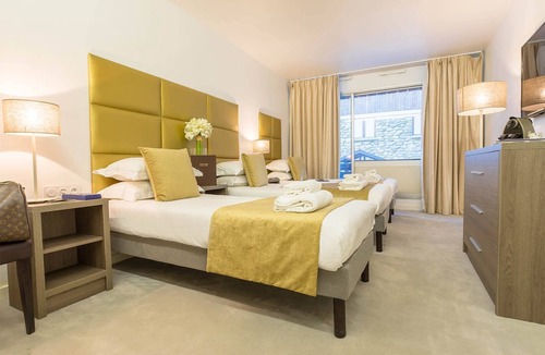 Courchevel Hotel | Chambre pour 3 proche des Pistes!
