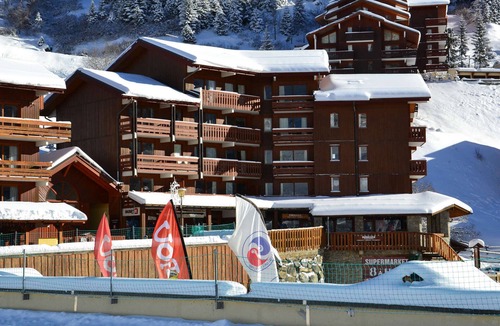 Meribel-Mottaret Apartment | Charming 2* Ski-In Duplex, 6 Pers, South Balcony