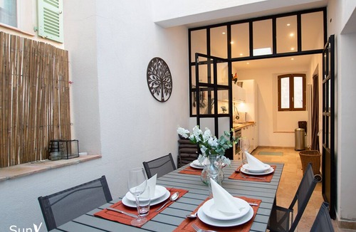 Antibes Old Town House | Charming 3-bed, 3-bath house in old Antibes with terrace & aircon. Parking close