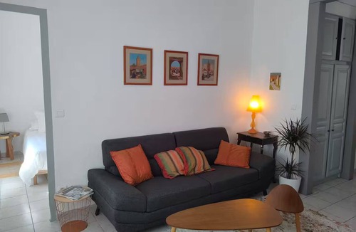 Quartier Administrations Apartment | Charming air-conditioned T3 close to the Arènes/Musée Romanité/Palais des congrès