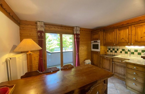 Meribel Village Apartment | Charming apartment - 6 guests, mountain view