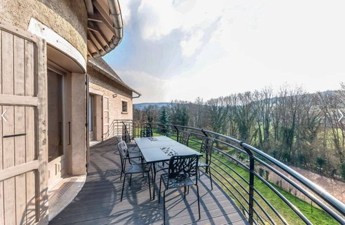Bressieux House | Charming House 'Le Gite De La Tour' with Private Terrace, Garden, and Wi-Fi