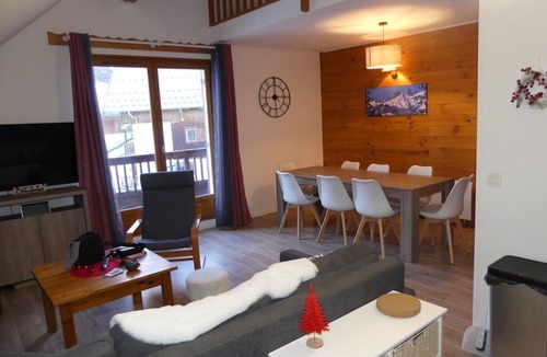 Saint-Sorlin-d'Arves Apartment | Classified 3 * very nice 96 m2 4-room apartment 150 m from the slopes and close to shops