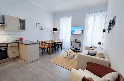 Nice City Centre Apartment | Comfortable apartment for 4 to 6 people, 2 minutes' walk from the beach - air conditioning