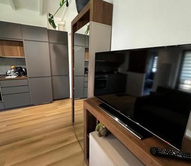 Lipomo Apartment | Como's Hill Apartments - Foresta