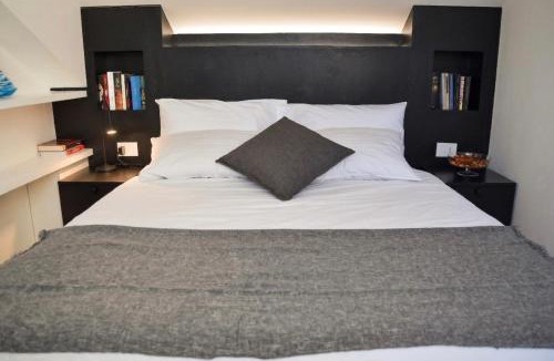 Porta Genova Apartment | Conca9, Luxury attic with jacuzzi in Navigli