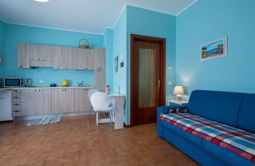 Omegna Apartment | Cosy apartment for 2 people with WIFI, TV, patio and pets allowed