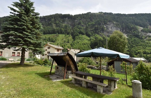 Madesimo Apartment | Cosy apartment for 4 people with WIFI, TV, terrace and pets allowed