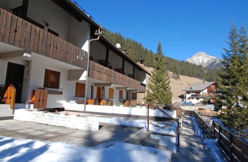 Fontanazzo Apartment | Cosy apartment for 4 people with TV, terrace, pets allowed and parking