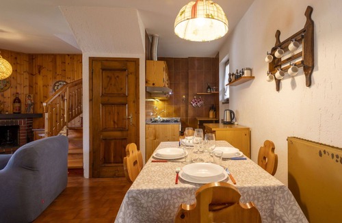 Oga Apartment | Cosy apartment for 5 people with WIFI, TV and balcony