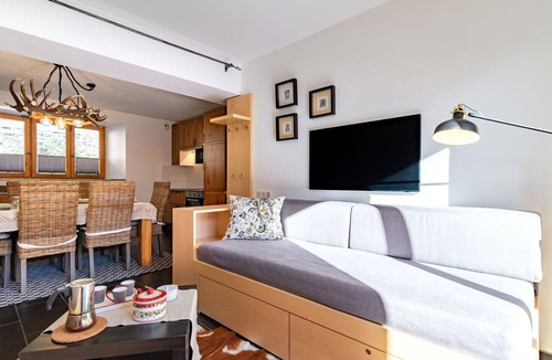 Villaroger Apartment | Cosy apartment for 6 people with WIFI, TV, balcony, panoramic view and parking