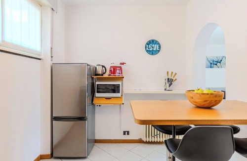 Dongo Apartment | Cosy apartment for 6 people with WIFI, TV, patio, pets allowed and panoramic view