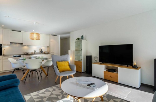 Blausee Apartment | Cosy apartment for 4 people with WIFI, TV, terrace and panoramic view