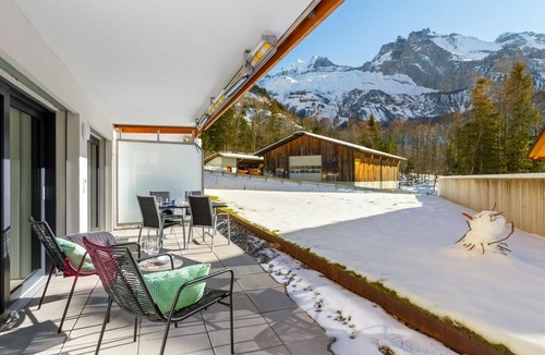 Blausee Apartment | Cosy apartment for 4 people with WIFI, TV, terrace and panoramic view