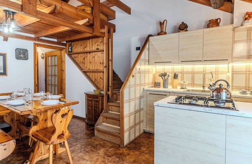 Ponte Arche Apartment | Cosy apartment for 5 people with TV and patio