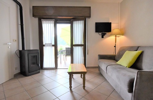 Vesta House | Cosy apartment in villa for 5 people with WIFI, TV, terrace and pets allowed