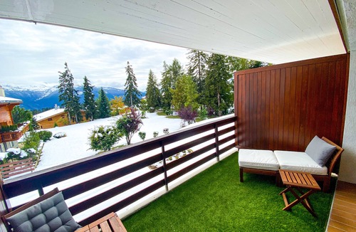 Montana Apartment | Cosy, quiet studio with terrace overlooking the Alps