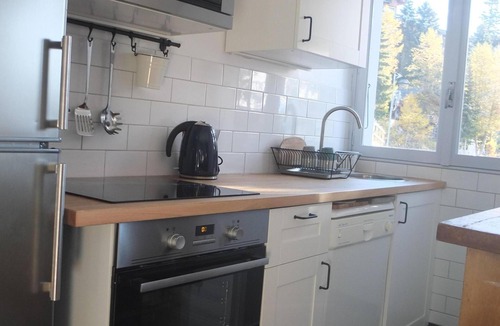 La Rosiere Apartment | Cosy refurbished 2 bedroom apartment, Sleeps 6. Close to slopes