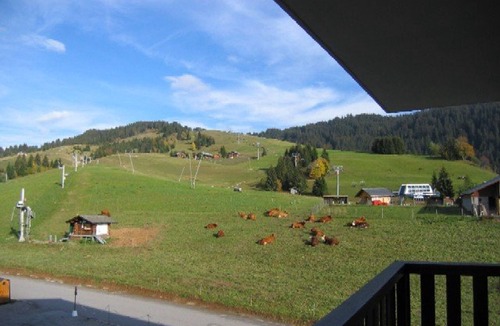 Cohennoz Apartment | Cozy 4-Person Apartment, 50m from Slopes & Shops, Balcony with Mountain View!