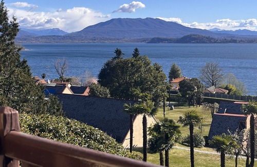 Lesa Apartment | Cozy and spacious apartment in historic villa with lake view and swimming pool
