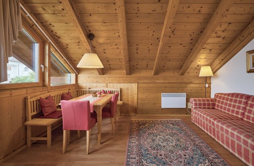 Caldaro Sulla Strada del Vino Apartment | Cozy apartment in Kaltern am See, attic, 2+2 persons, central location