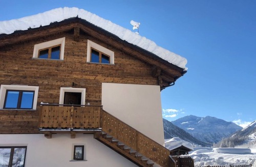 Valtellina Apartment | Cozy Apartment "Livigno" near Palipert Ski Resort with Mountain Views