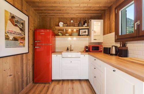 Les Tines House | Cozy Chalet | Sleeps 6 | Quiet | Terrace & BBQ