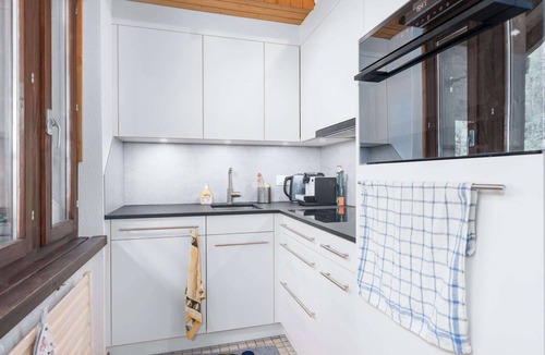 Nuegg Apartment | Cozy Diemtigtal Maisonette - Alpine Charm, Parking