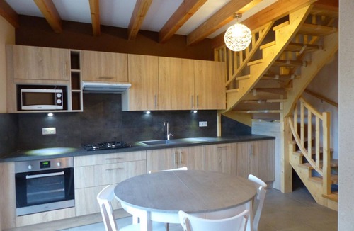 La Guillermie Cottage | Cozy Former Workshop for Mountain Holidays