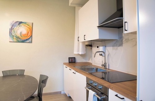 Lecco House | Cozy home away - Two Bedroom House, Sleeps 6