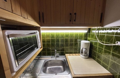 Meribel Apartment | Cozy Mountain Studio, Sleeps 4, Near Ski Lifts & Shops, Méribel