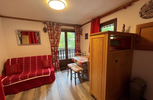 Chatel Apartment | Cozy studio in Châtel for 4 people, south-west facing balcony