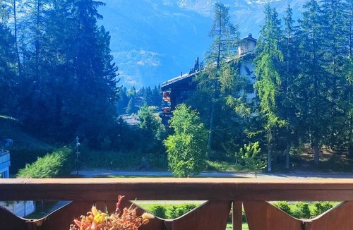 Montana Apartment | Cozy Studio in Crans-Montana, 300mt from the SKI-Area- Pet-Friendly!