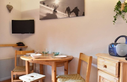 Meribel Apartment | Cozy Studio on Ski Slopes, South Balcony, Sleeps 3 – Méribel