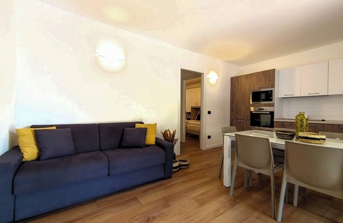 Dascio Apartment | Dascio Vita roof terrace holiday flat on the lake with pool