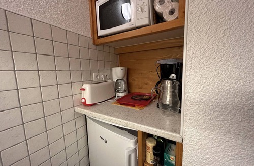 Meribel-Mottaret Apartment | Divisible apartment, renovated, ski-in/ski-out with equipped kitchen