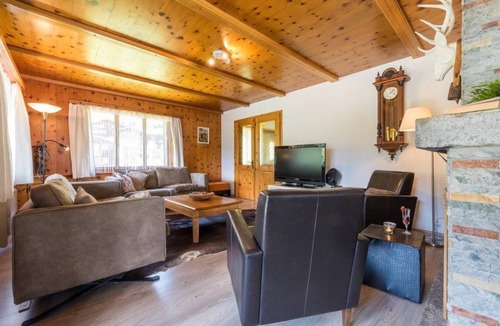 Reckingen Ski Chalet | Elegant Fieschertal Alpine Chalet for 8