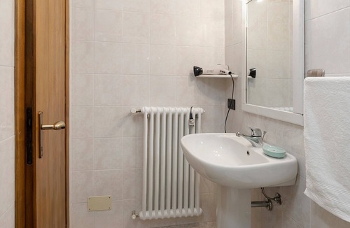 Teglio Bed & Breakfast | 'Family' Room with Mountain View and Wi-Fi