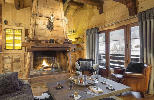 La Clusaz Ski Chalet | Farmhouse restored to 5* Chalet, Edge of Ski slope, swimming Pool