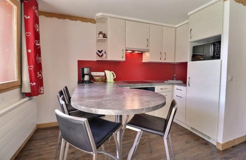 Meribel-Mottaret Apartment | Floor -2, view mountain, balcony, 37m², Méribel-Mottaret