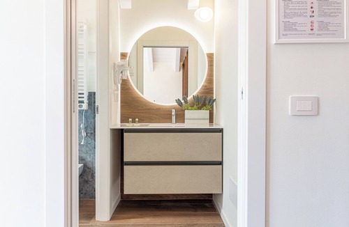 Lissone Apartment | Flower Residence - Appartamento Iris