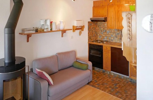 Saint-Pierre-de-Clages Apartment | Foret E3 by Interhome