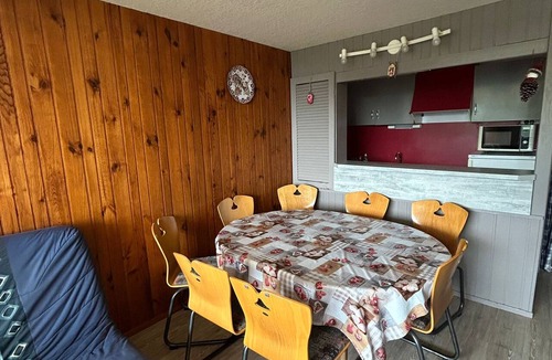 Besse-et-Saint-Anastaise Apartment | Spacious Apartment at the Foot of the Slopes